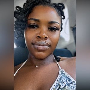 Meet your Posher, Love'